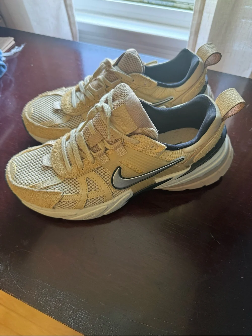 Nike women’s V2K sneakers like new sesame and black.
